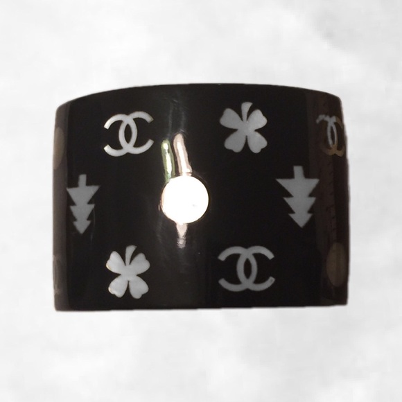 Chanel Onyx and Opal Cuff - Picture 2 of 5
